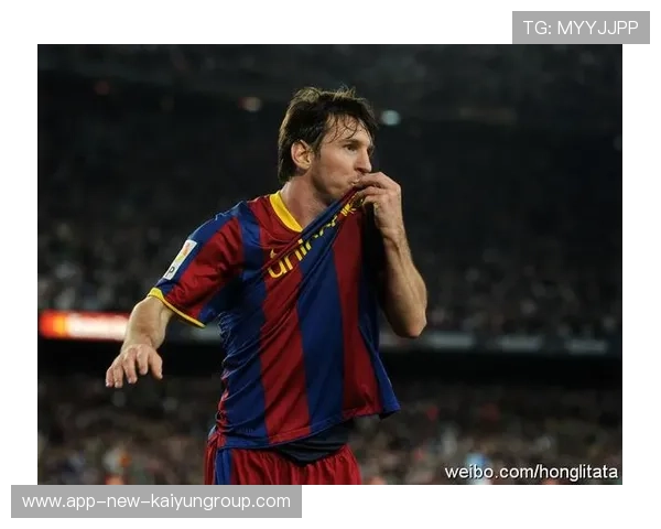 球星赛后亲吻队徽，忠诚誓言再度成为话题