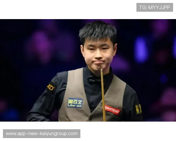 斯诺克国锦赛四强激战正酣！中国选手双雄领衔，赵心童迎战吴宜泽引发热议